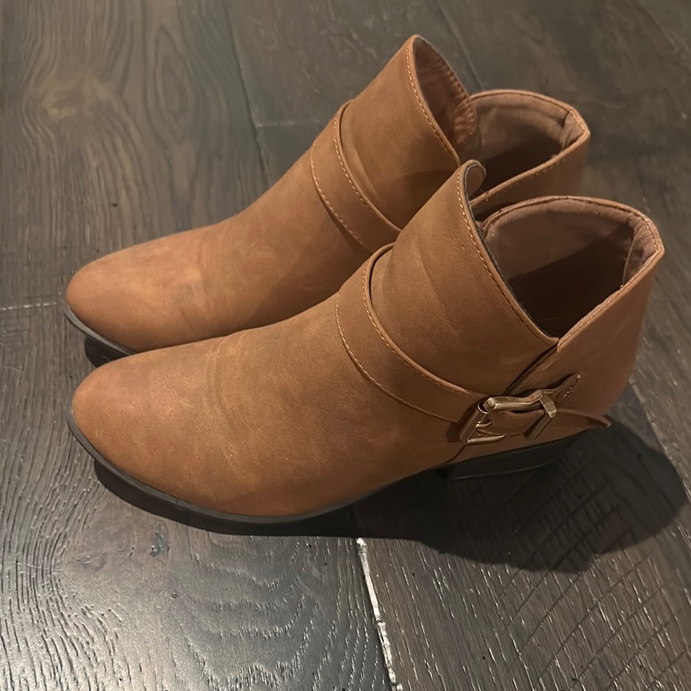 TOP Moda Tan Ankle Boots